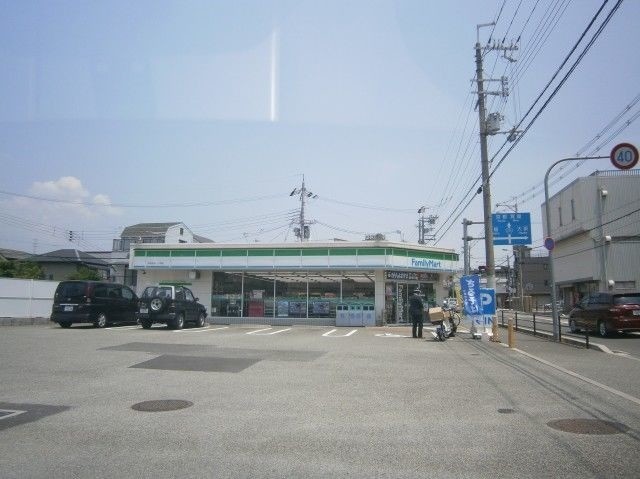 コンビニ　ファミリーマート住吉店（コンビニ）まで679m