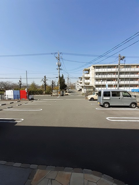 駐車場　駐車場