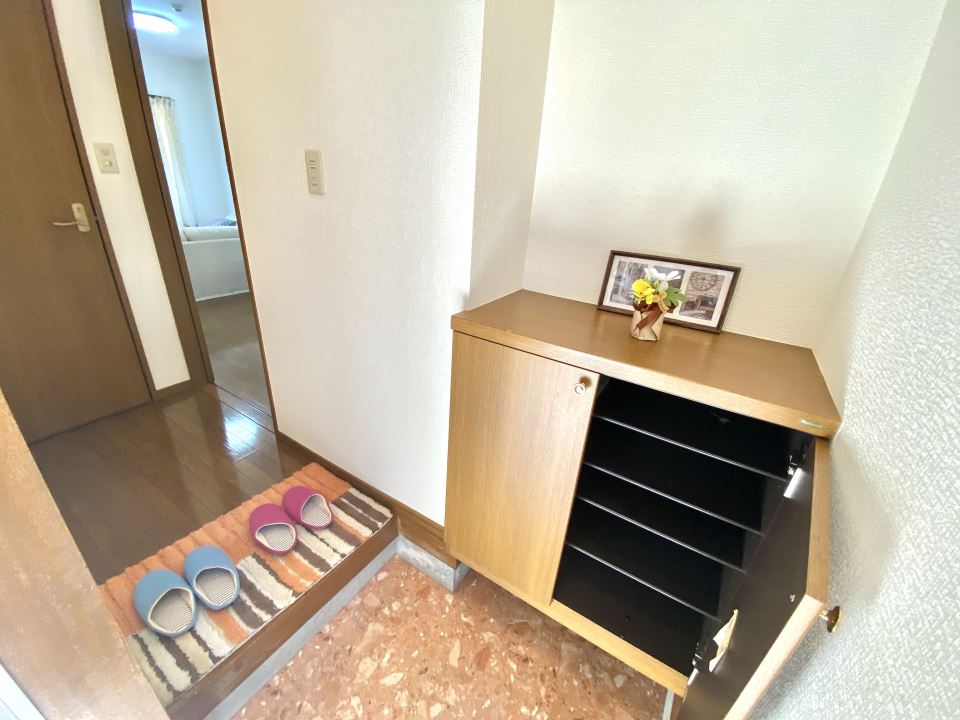 玄関　シューズボックスあります