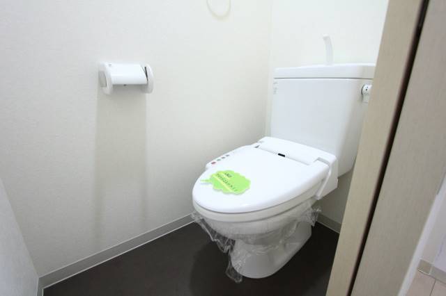 トイレ　引戸が嬉しい個室トイレ