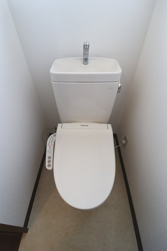 トイレ　退去予定のため別部屋写真使用