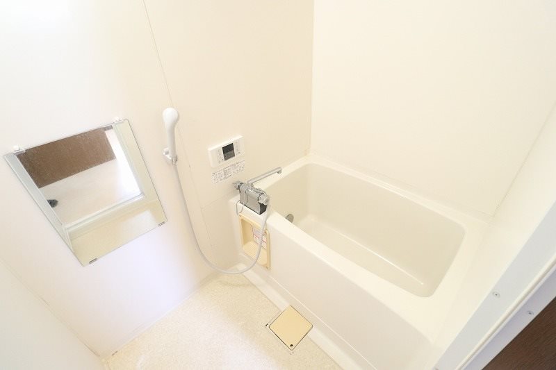 バス・シャワールーム　退去予定のため別部屋写真使用