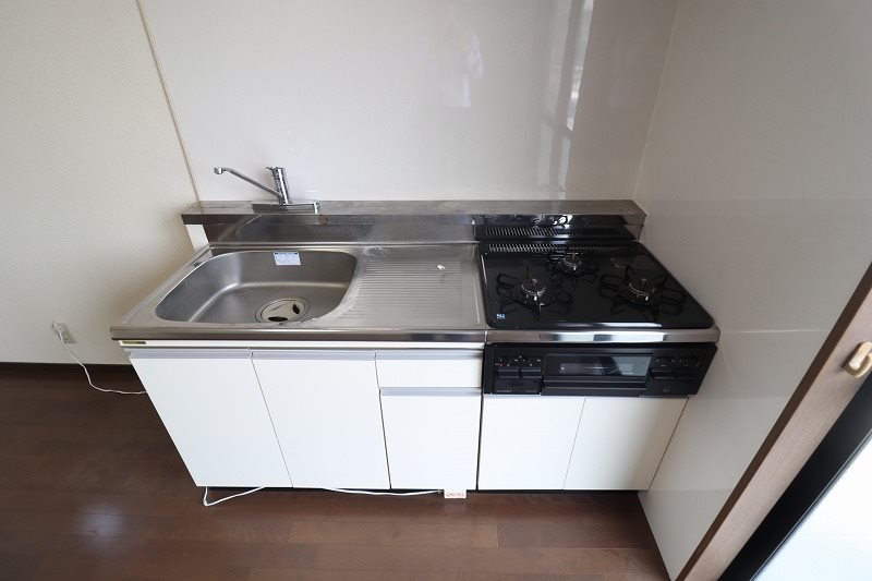 キッチン　退去予定のため別部屋写真使用