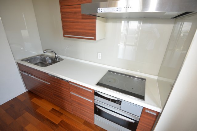 キッチン　この写真は同マンションの他のお部屋のものです