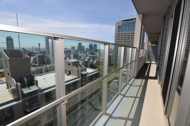 バルコニー　この写真は同マンションの他のお部屋のものです
