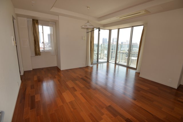 居室・リビング　この写真は同マンションの他のお部屋のものです