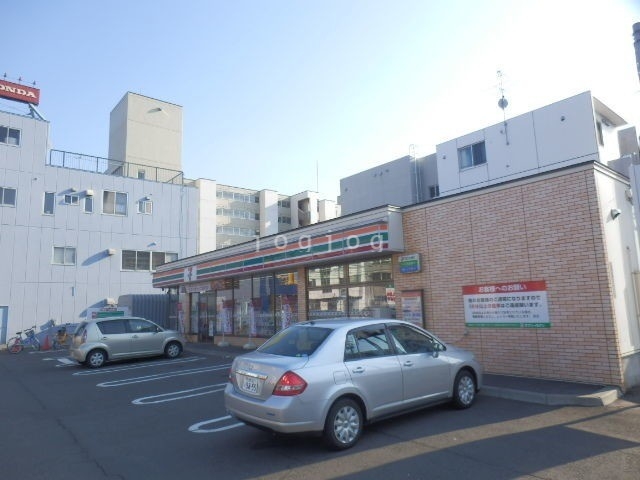 コンビニ　セブンイレブン札幌北20条東店（コンビニ）まで283m