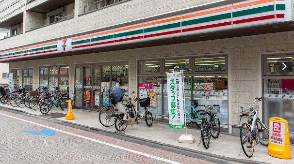コンビニ　セブンイレブン（コンビニ）まで1283m