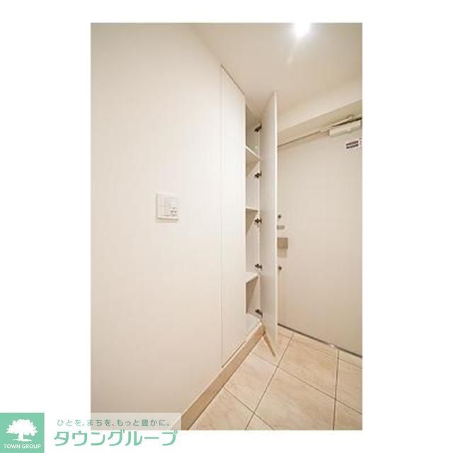 玄関　※写真は同タイプ住戸です。