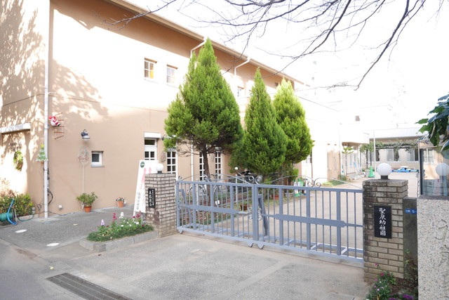 中学校　高知市立潮江中学校（中学校）まで398m