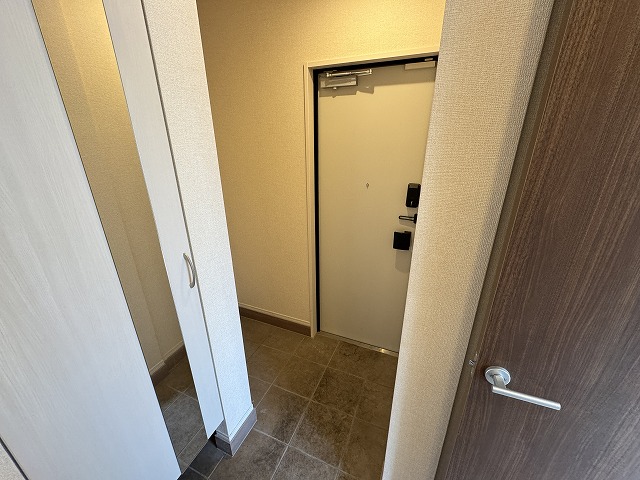 アンジュール新田の玄関写真