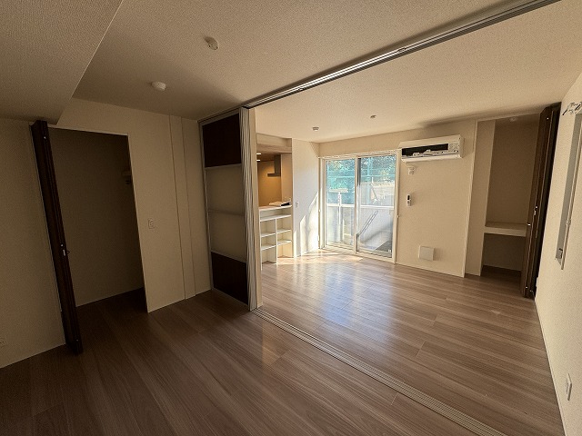 アンジュール新田の居間写真