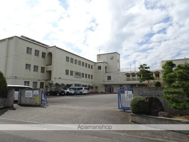 中学校　岡部中学校（中学校）まで2850m