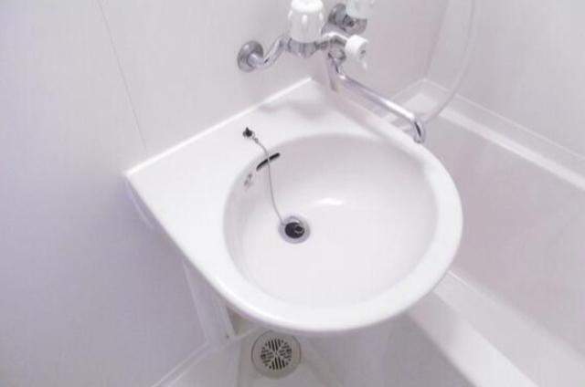 洗面設備　別部屋参考写真です