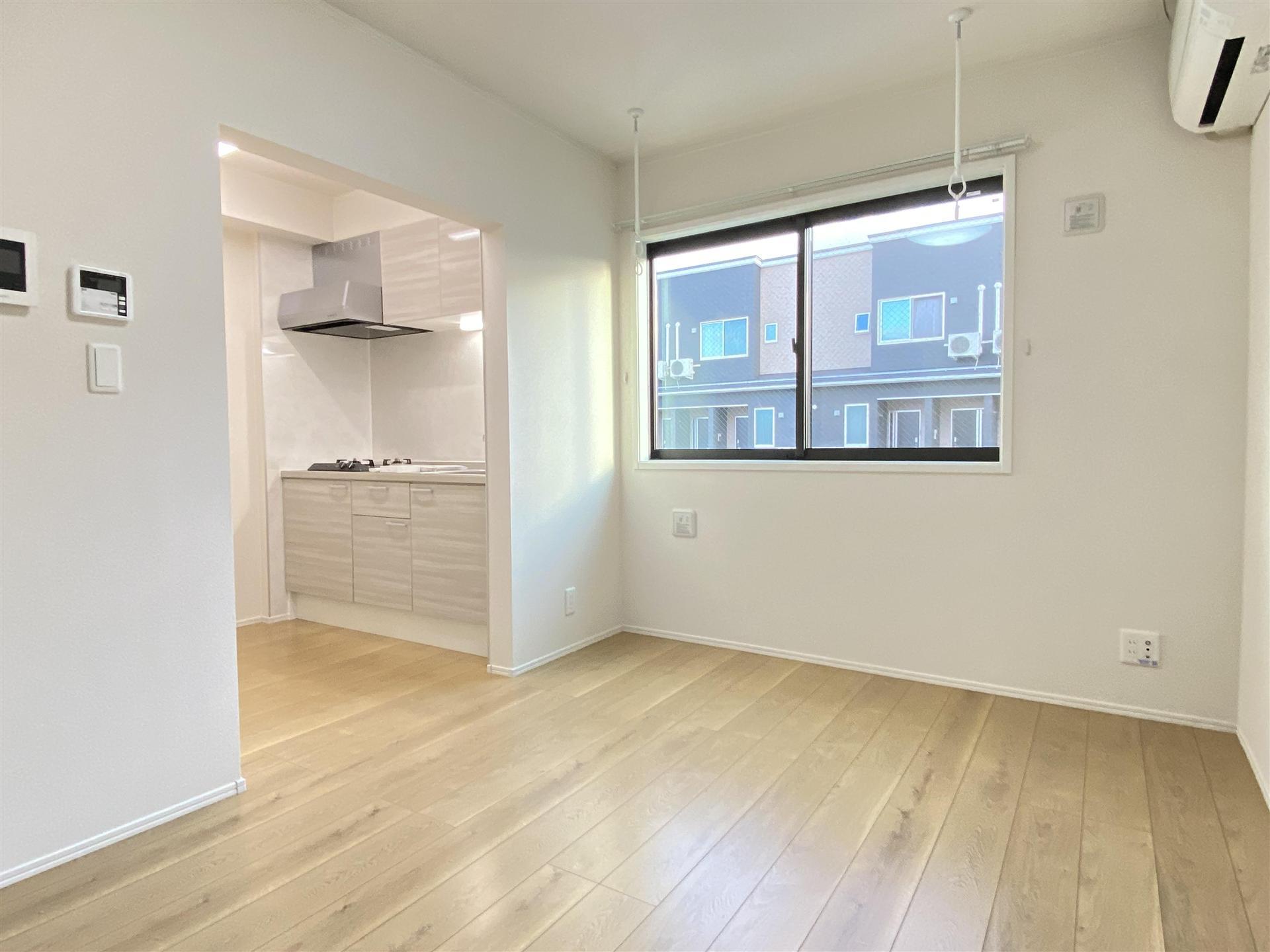 居室・リビング　明るいお部屋でお過ごしください