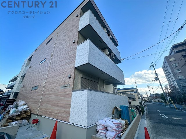 建物外観　オートロック付きで安心！宅配BOX付きで便利！