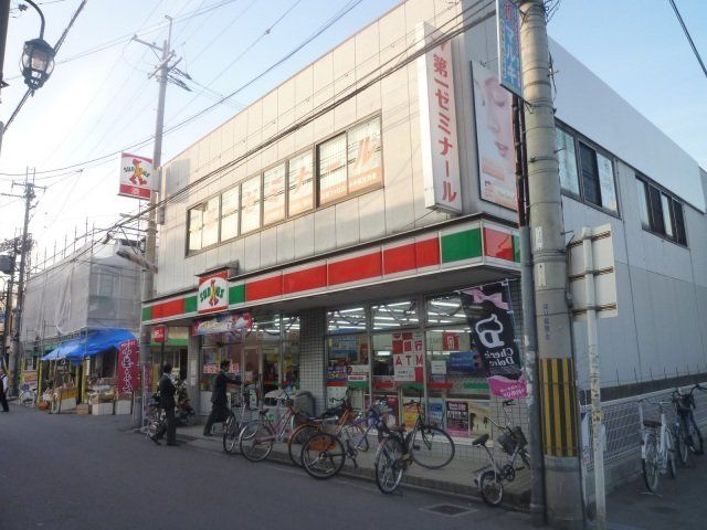 コンビニ　サンクス高安駅前店（コンビニ）まで69m