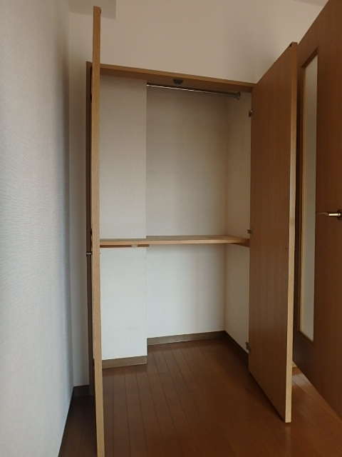 収納　一人なら十分な収納です。