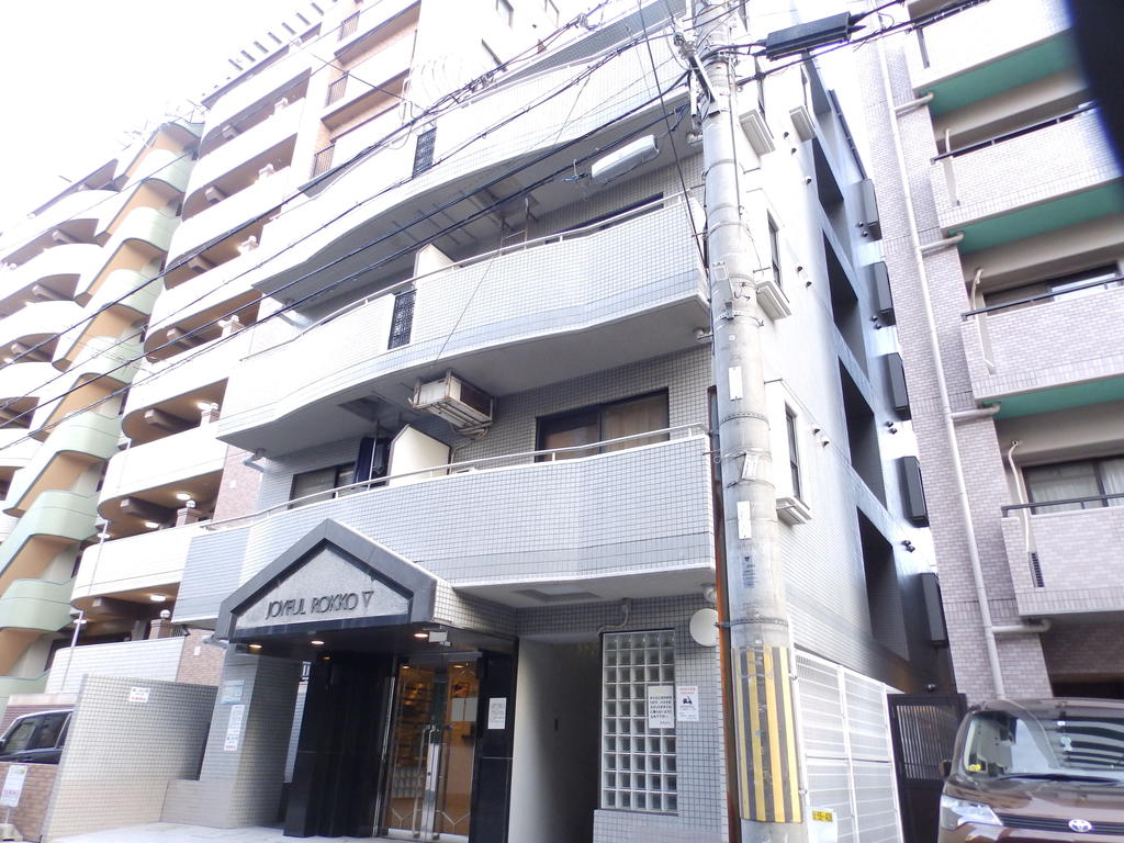 建物外観　エレベーター付き