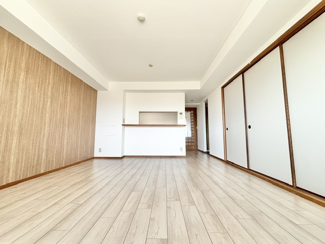 エステム堺・萩原天神の居間写真