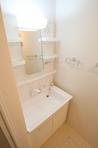 洗面設備　※別部屋のイメージ写真です。