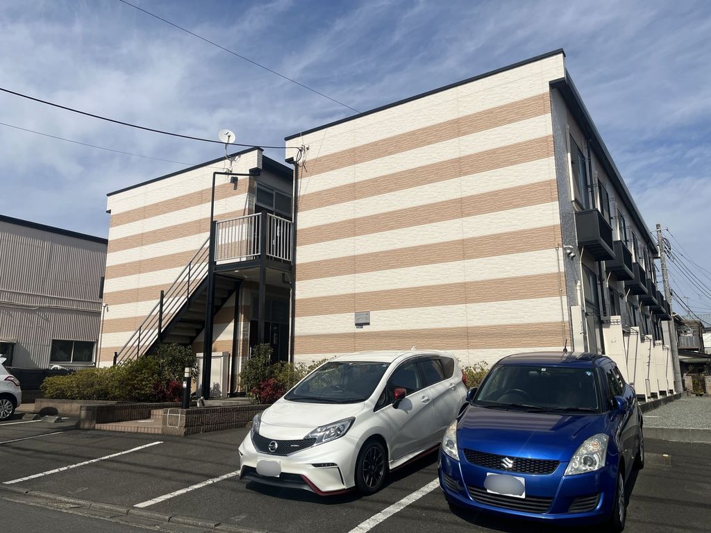 ブルーライン 下飯田駅 徒歩15分 築21年