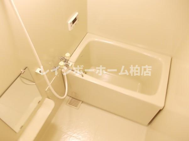 バス・シャワールーム　日々の疲れを癒すお風呂付です