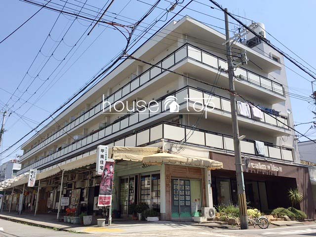 東甲子園ハイツの建物外観