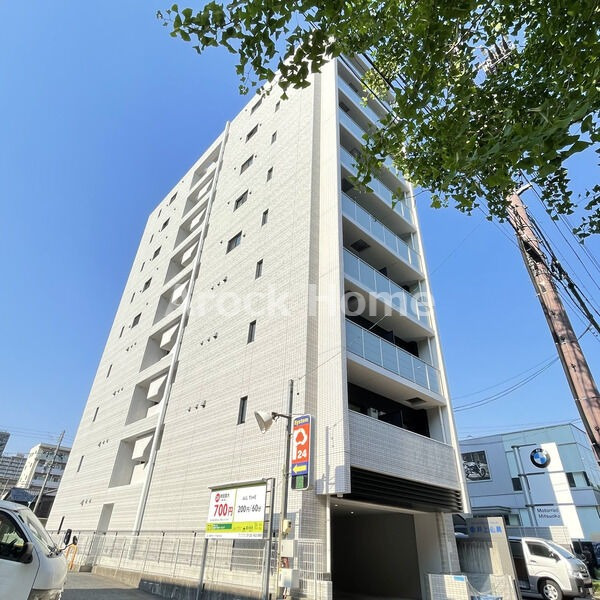 名古屋市中区松原のマンションの建物外観