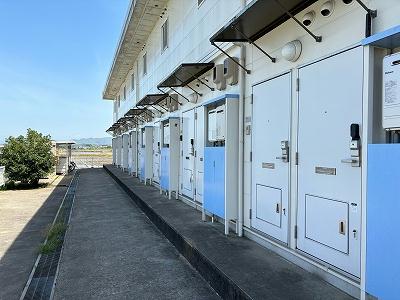 【レオパレスクレール山代温泉のエントランス】