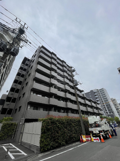 大田区東糀谷のマンションの建物外観