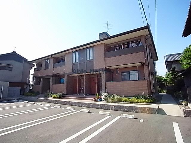 羽島郡笠松町田代のアパートの建物外観