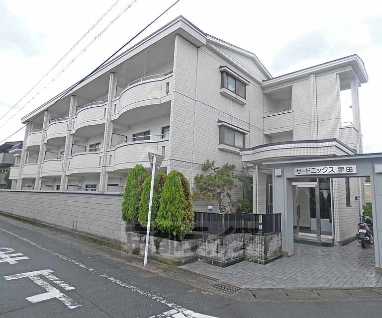 京都市北区西賀茂山ノ森町のマンションの建物外観