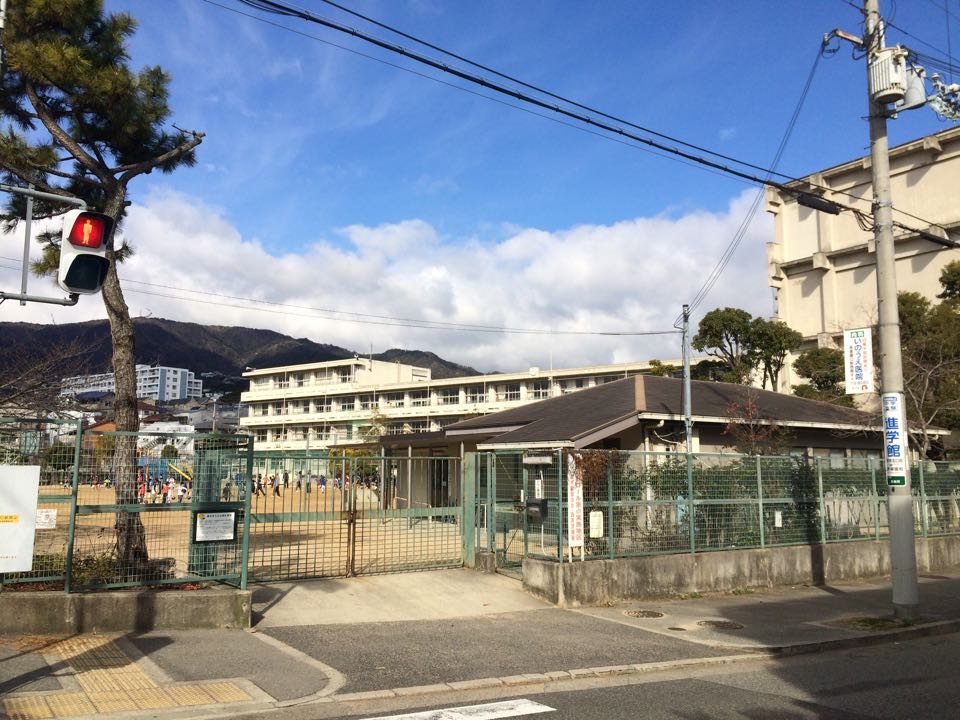 【夙川第２ビルの小学校】