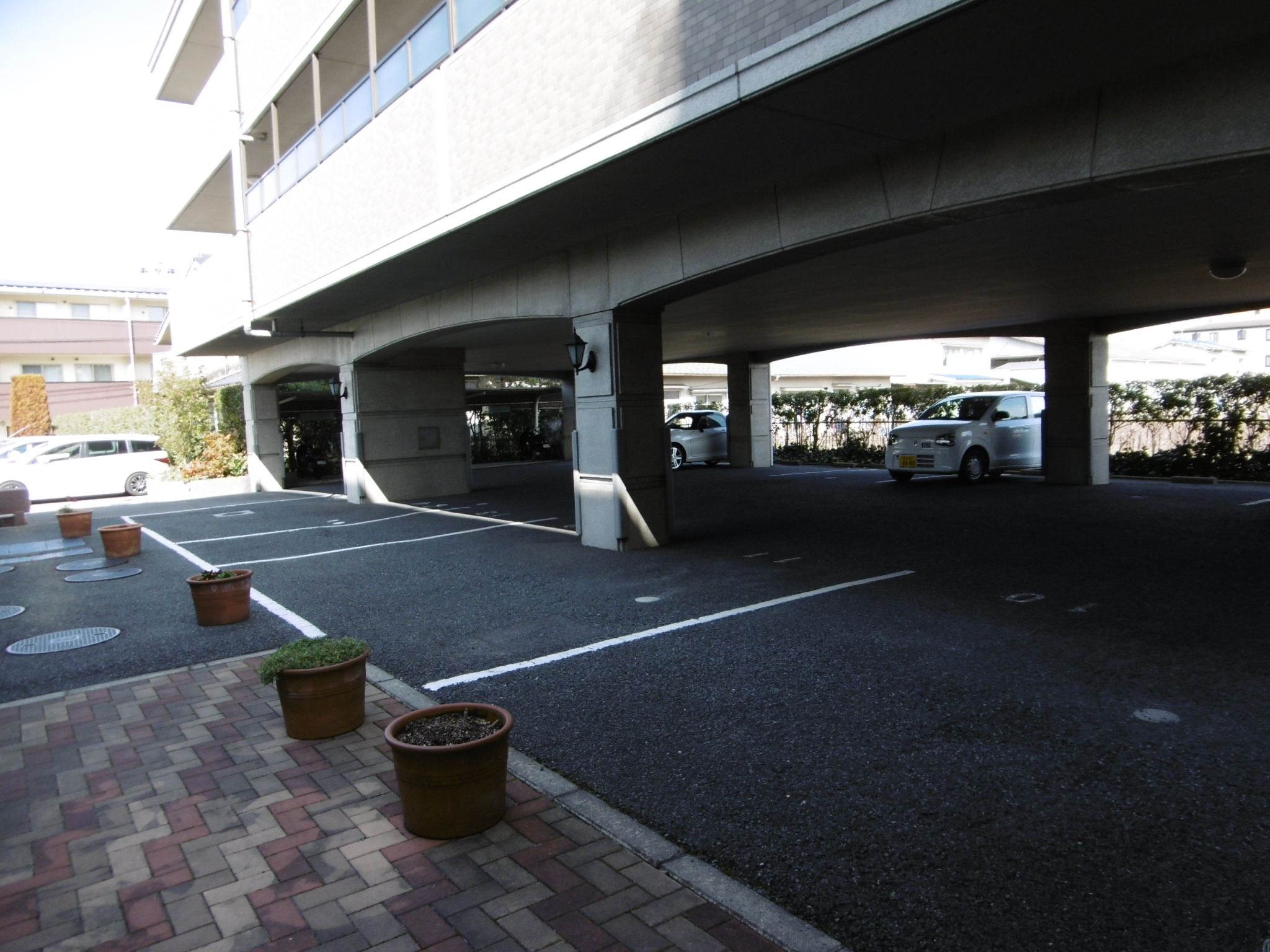 【福山市御幸町大字上岩成のマンションの駐車場】