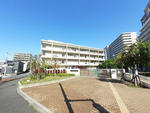 【グランスクエアの小学校】