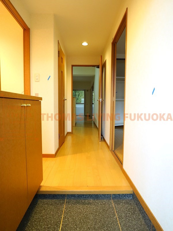 玄関　ドアを閉めれば急な来客でもお部屋の中は見えません。