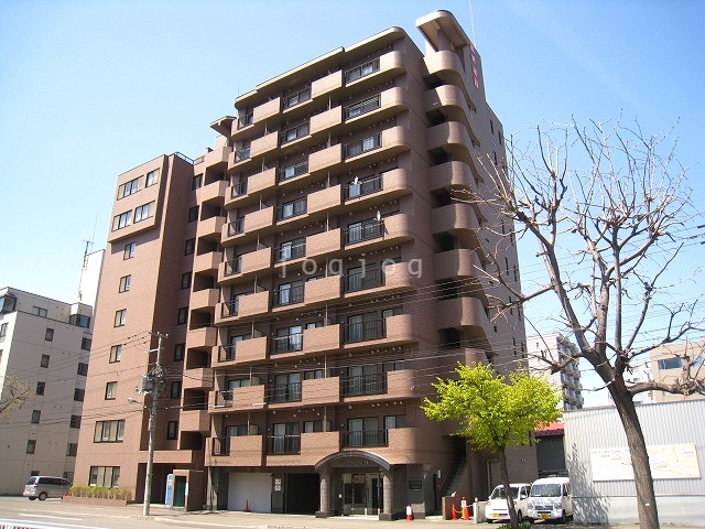 札幌市北区北十条西のマンションの建物外観