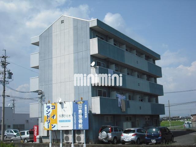 建物外観　１階にコインランドリーがあります