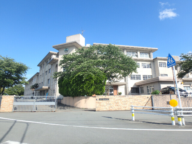 小学校　松阪市立徳和小学校（小学校）まで1232m