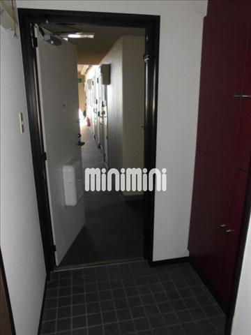 玄関　下駄箱付きの玄関です