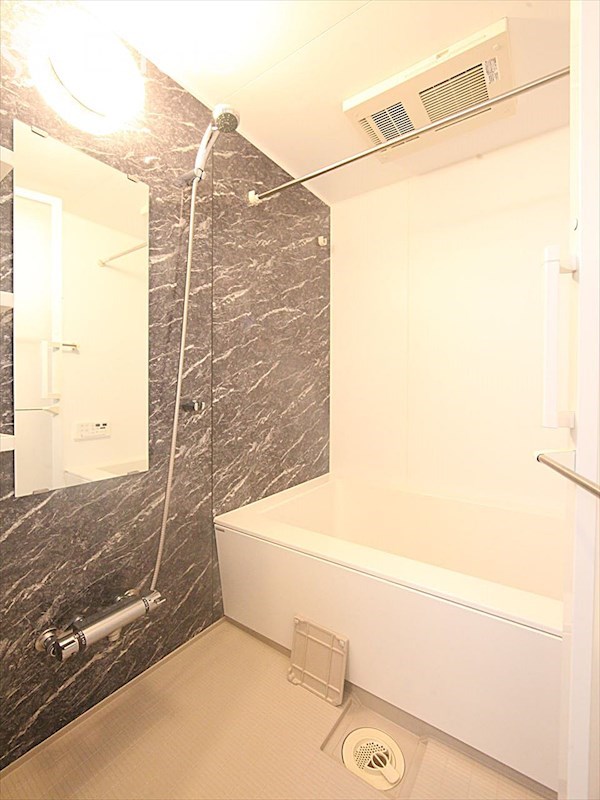 バス・シャワールーム　バスルーム