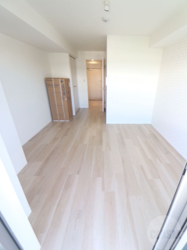 居室・リビング　７．６帖の洋室です