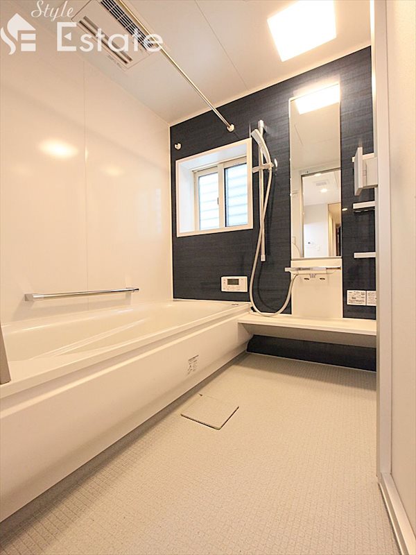 バス・シャワールーム　バスルーム