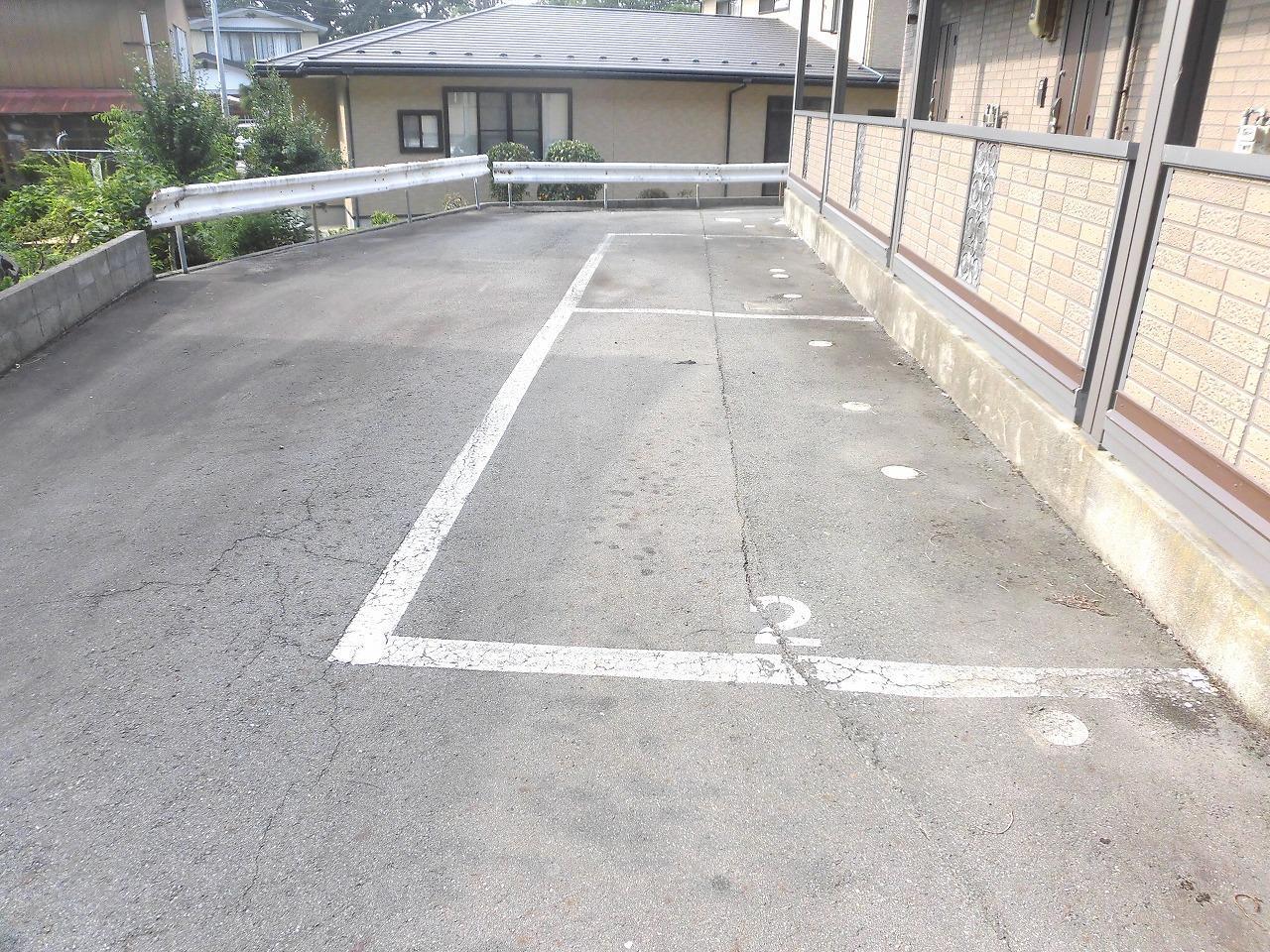 エントランス　駐車場