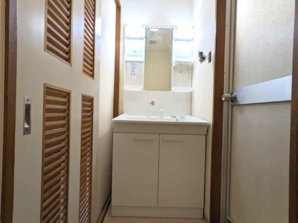 洗面設備　使いやすい洗面所です