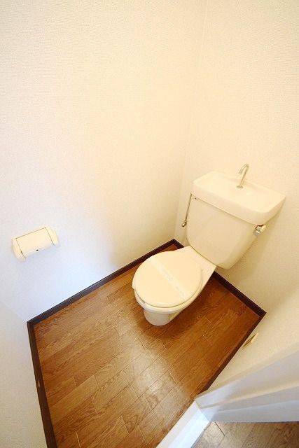 トイレ　同建物別号室参考写真です