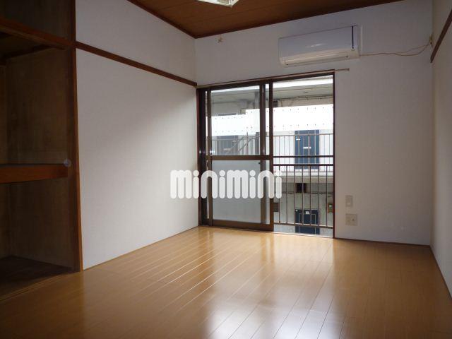 居室・リビング　南向きで日当たり良好