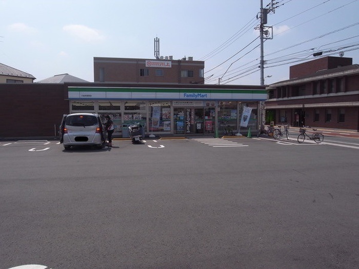 コンビニ　ファミリーマート小金井前原店（コンビニ）まで498m