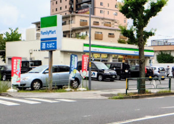 コンビニ　ファミリーマート 足立東綾瀬一丁目店（コンビニ）まで141m